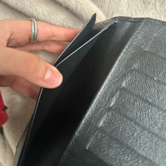 🌹✨🖤Authentic Louis Vuitton Taiga Porte Barre Hand Painted Rose Wallet - Picture 6 of 16